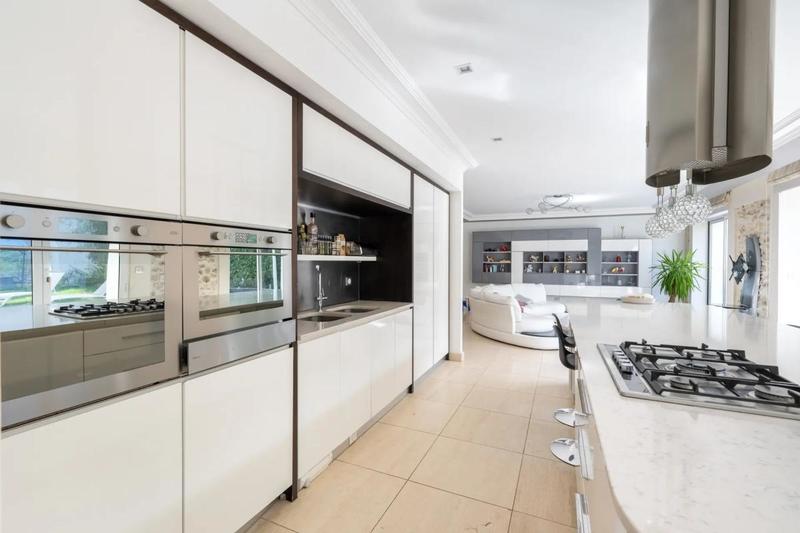 Maison - 400 m² - 10 pièces