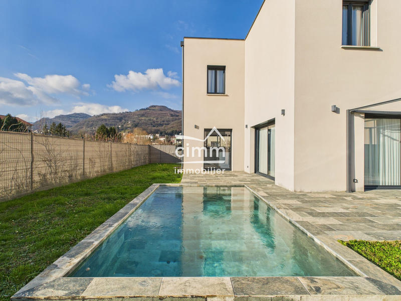 Villa - 130 m² - 4 pièces