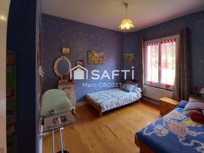 Maison - 158 m² - 8 pièces