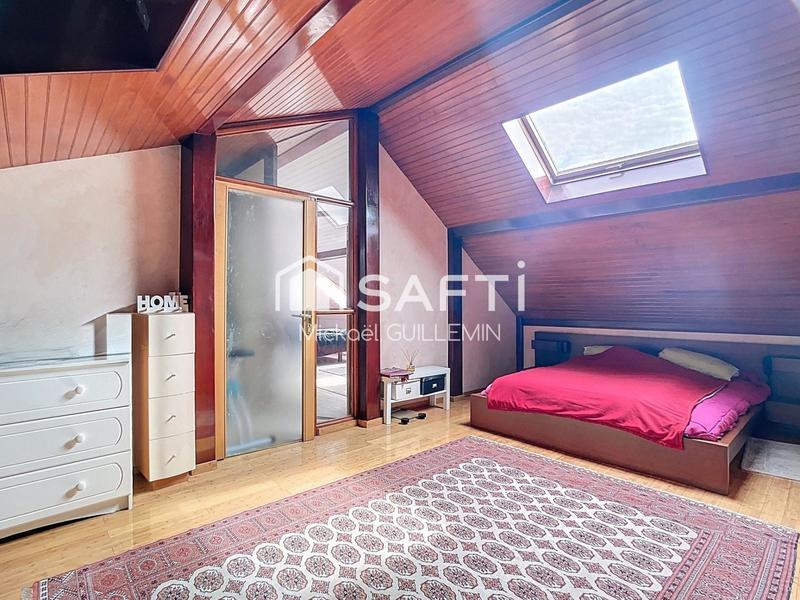 Maison - 219 m² - 8 pièces