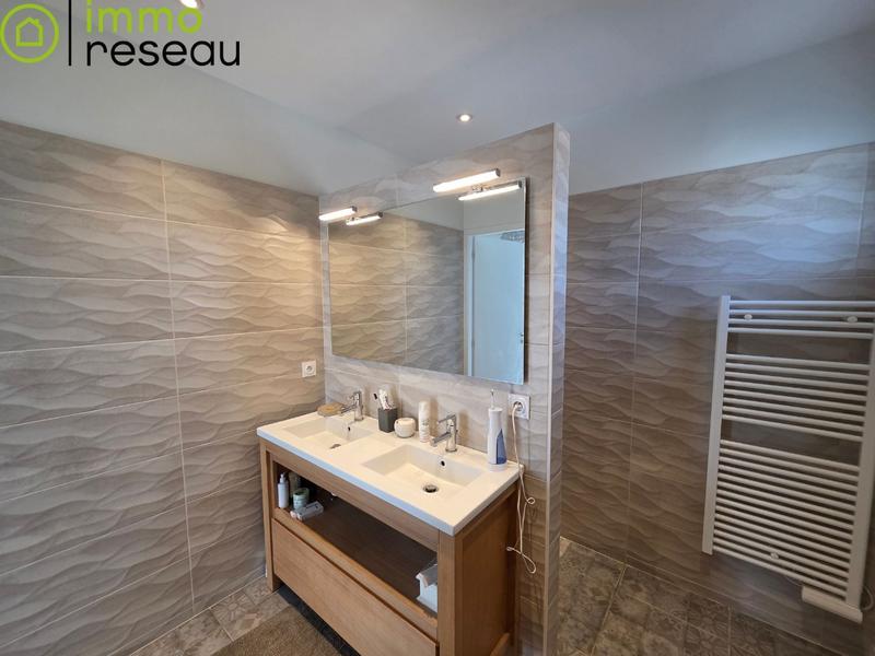 Maison - 169 m² - 8 pièces