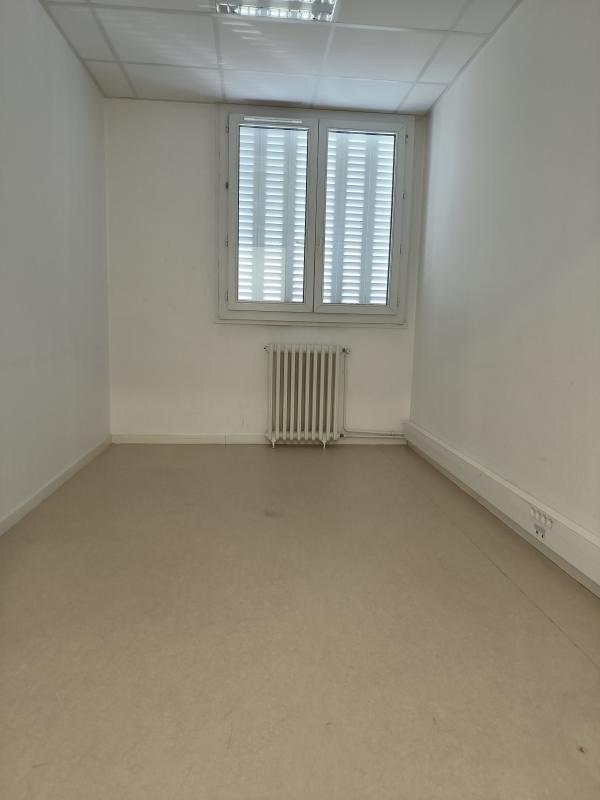 Bureau - 89 m² - 5 pièces