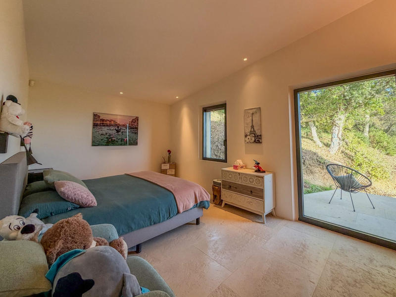 Maison traditionnelle - 245 m² - 5 pièces