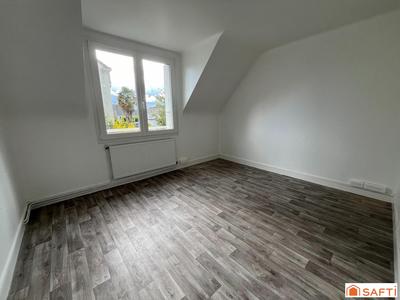 Maison - 138 m² - 8 pièces