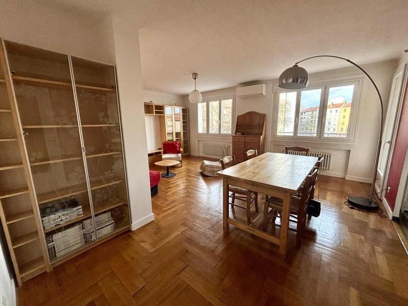 Appartement - 83 m² - 3 pièces