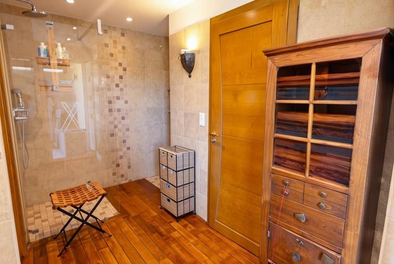 Maison - 264 m² - 8 pièces