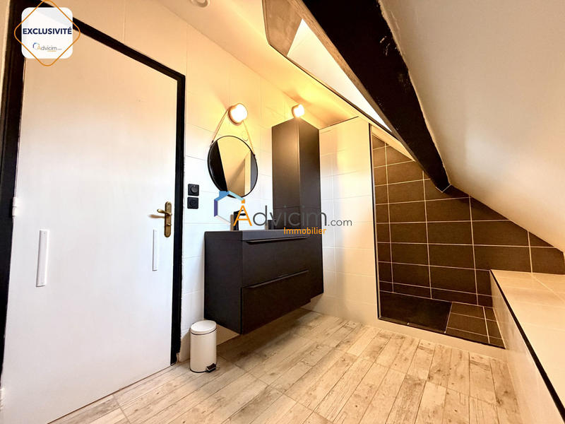 Maison - 217 m² - 8 pièces