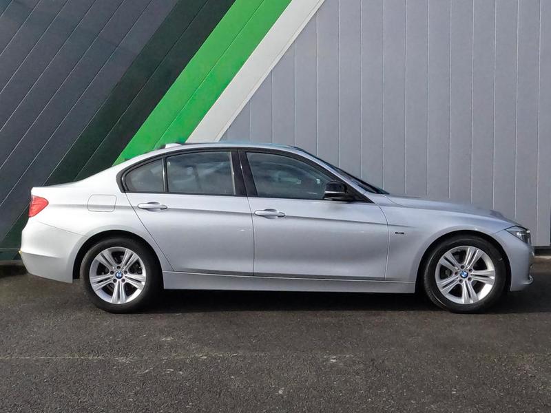 Bmw Série 3 F30 318d 143 ch Sport a