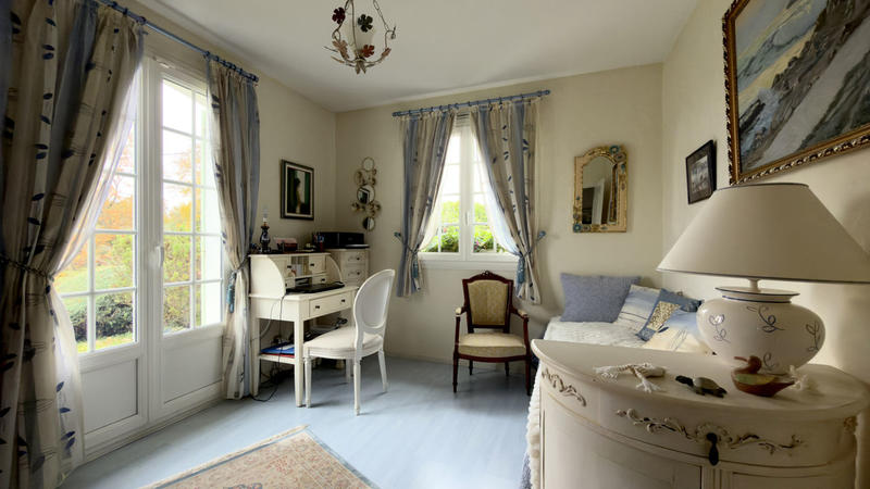 Demeure - 216 m² - 7 pièces