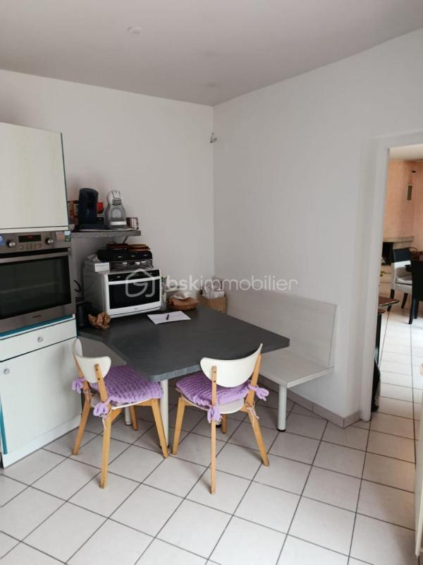 Maison - 185 m² - 8 pièces