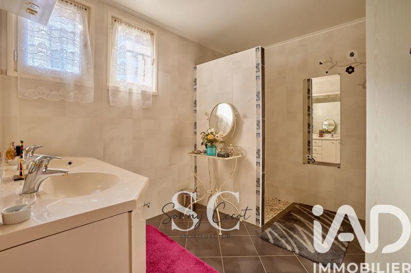 Maison - 122 m² - 4 pièces