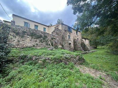 Mas - 200 m² - 8 pièces