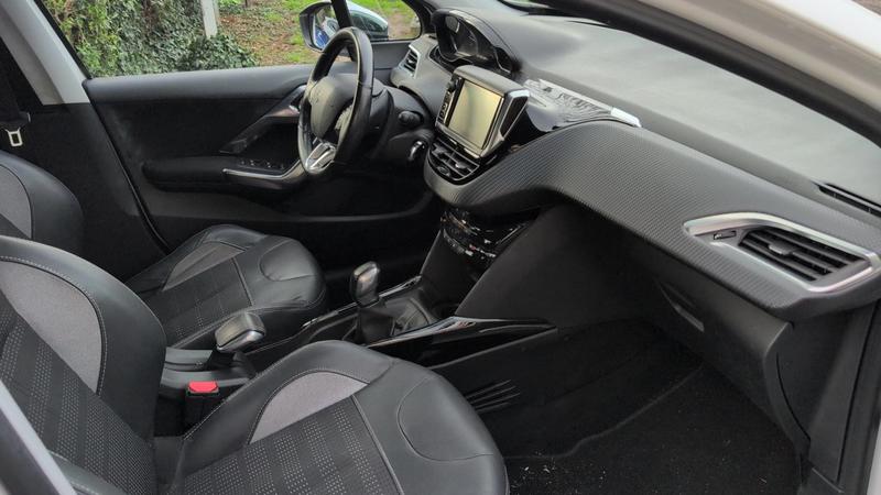 Peugeot 2008 II 1.2 PureTech 110 Allure