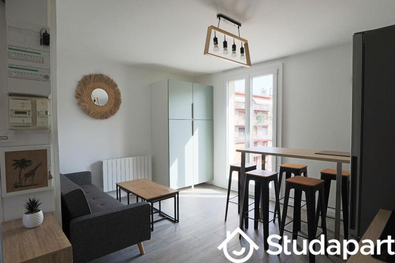 Chambre - 9 m² - 1 pièce