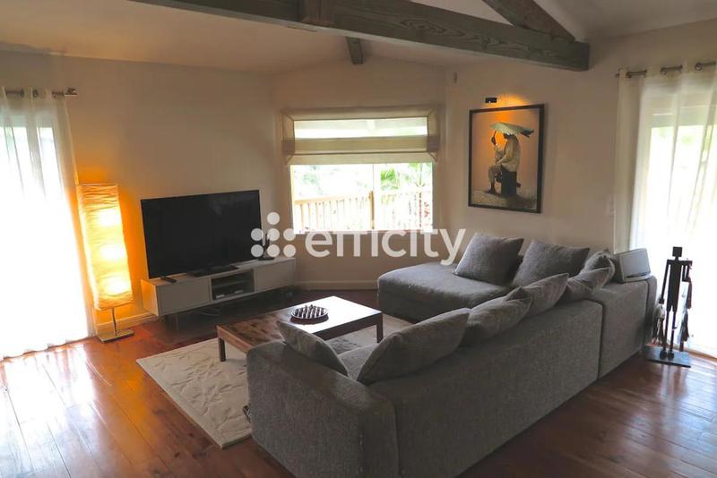 Villa - 180 m² - 6 pièces