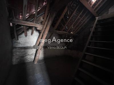 Appartement - 90 m² - 5 pièces