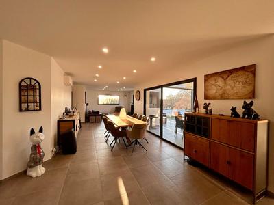 Maison - 190 m² - 6 pièces