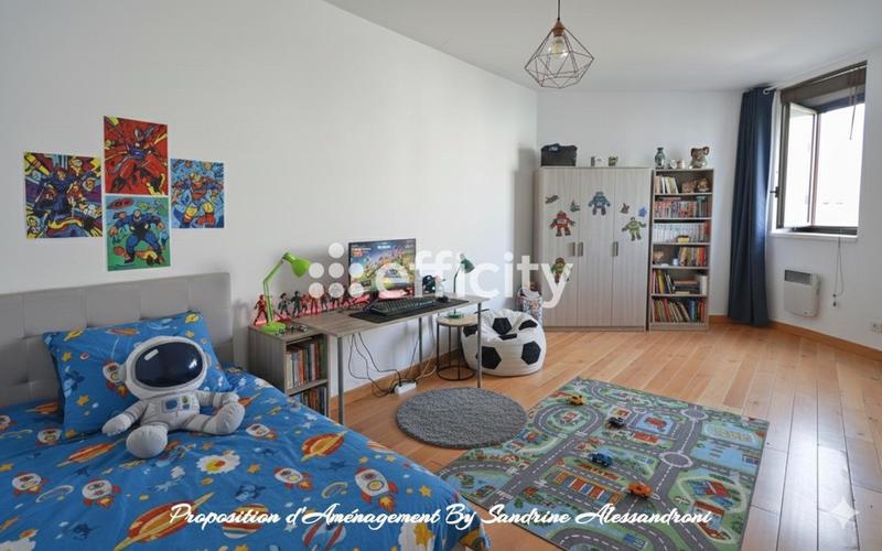 Appartement - 100 m² - 4 pièces