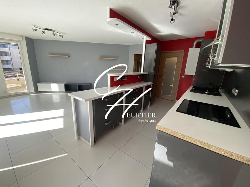 Appartement - 79 m² - 4 pièces