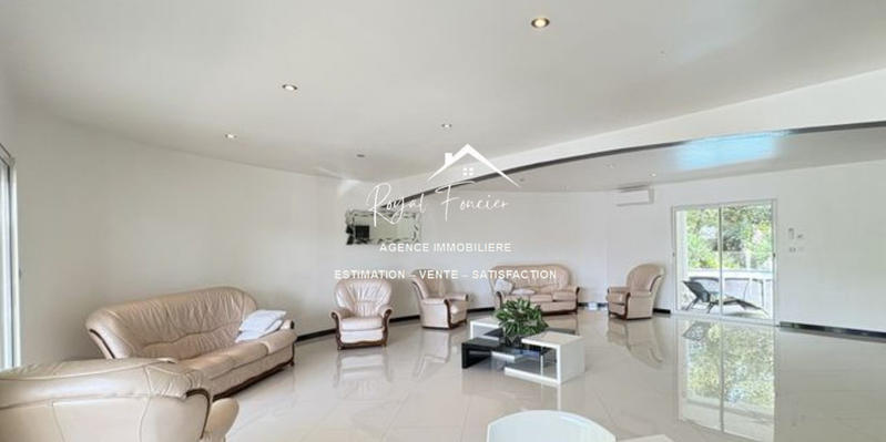 Maison contemporaine - 265 m² - 6 pièces