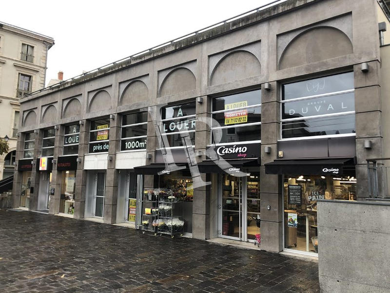 Local commercial - 962 m²