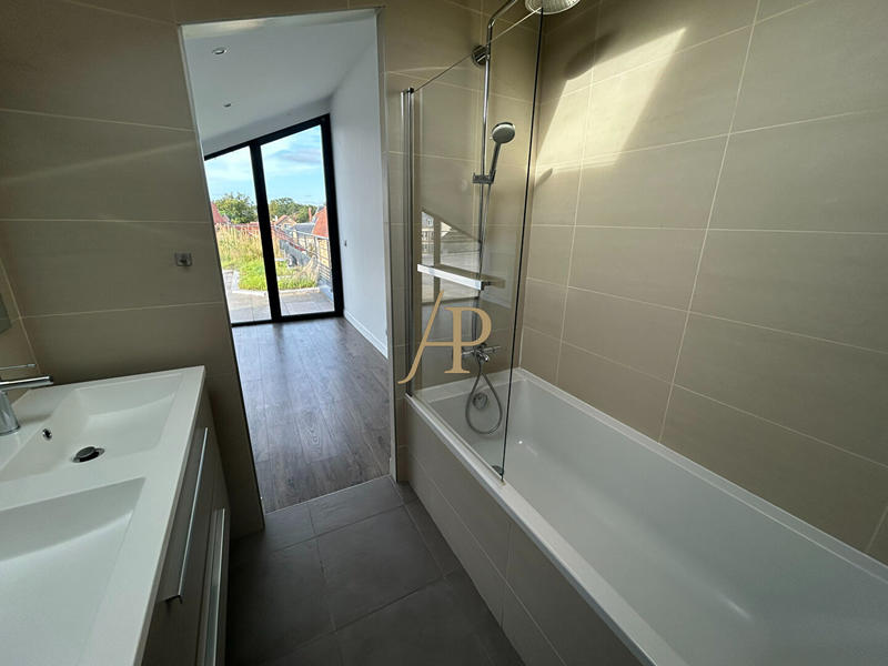 Appartement - 85 m² - 5 pièces