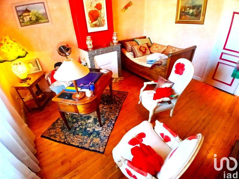 Maison - 240 m² - 6 pièces