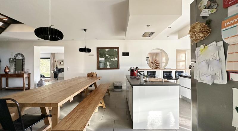 Propriété - 350 m² - 11 pièces