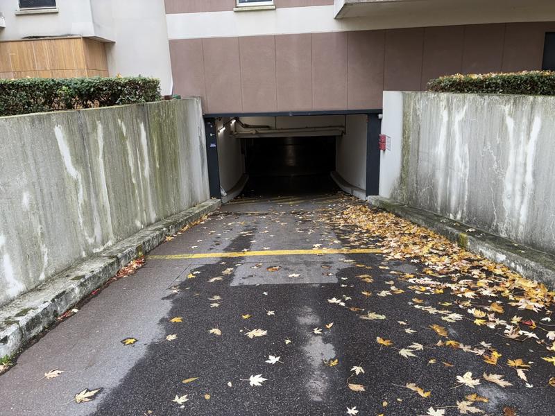 Parking / Garage - 12 m²