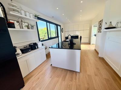 Maison - 310 m² - 9 pièces