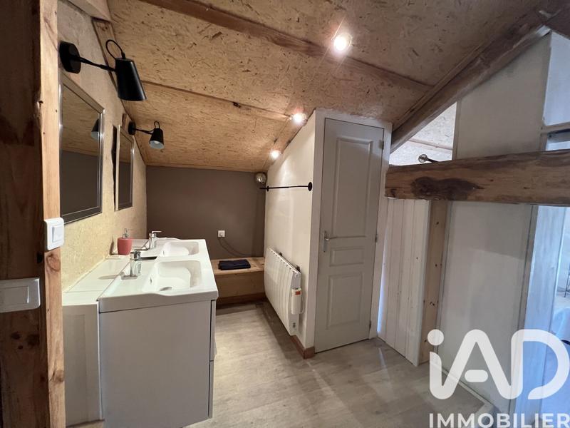 Maison - 220 m² - 5 pièces