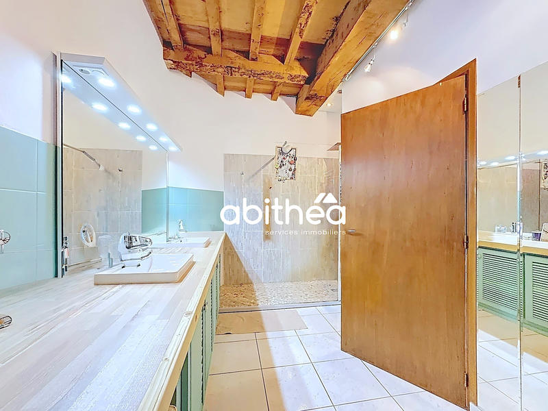 Maison - 320 m² - 7 pièces