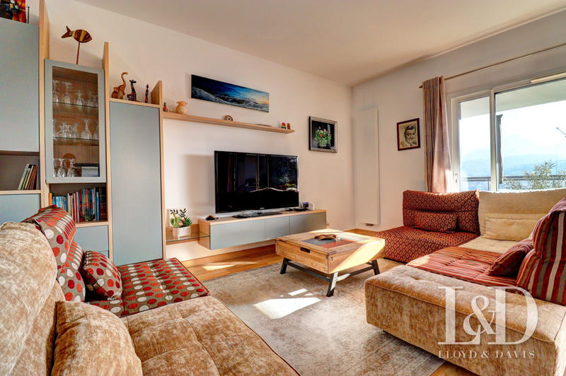 Appartement - 107 m² - 6 pièces