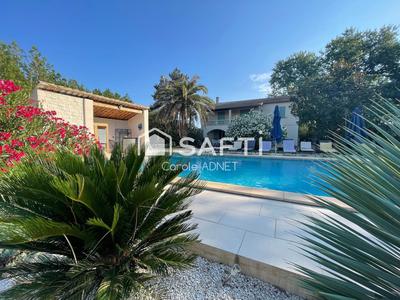 Maison - 200 m² - 7 pièces