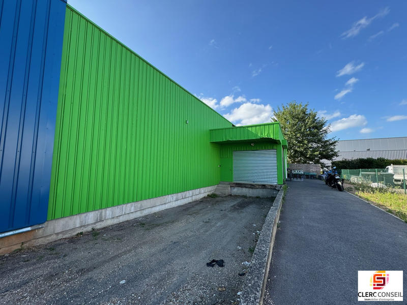 Local d'activités - 388 m²