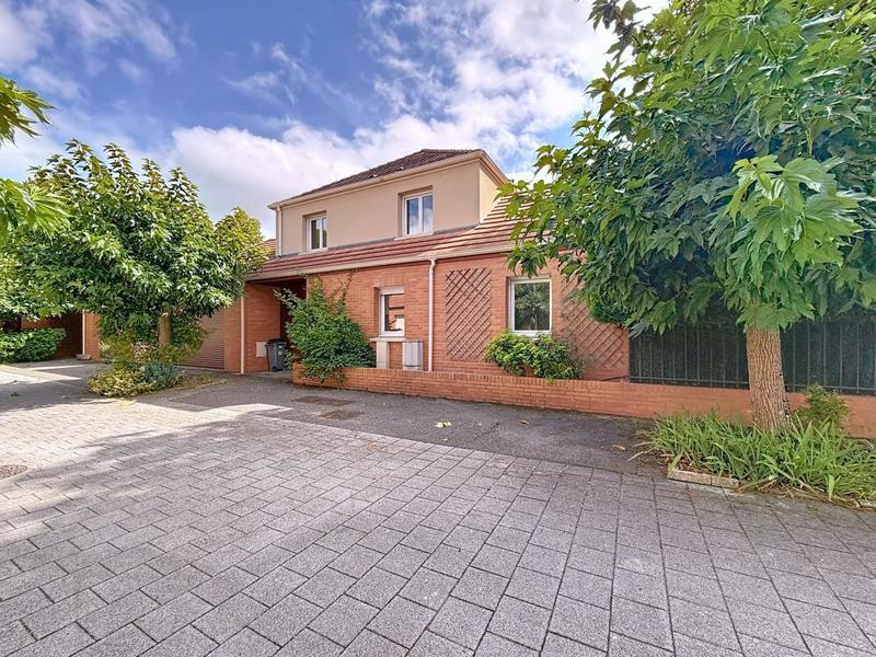 Maison - 163 m² - 8 pièces