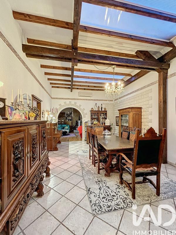 Maison - 580 m² - 10 pièces