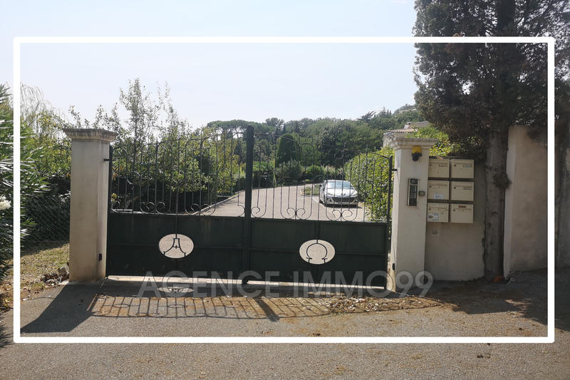 Parking / Garage - 13 m²