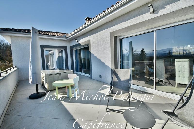 Maison - 230 m² - 8 pièces