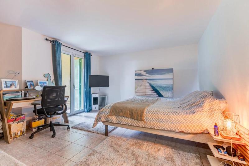 Villa - 100 m² - 3 pièces