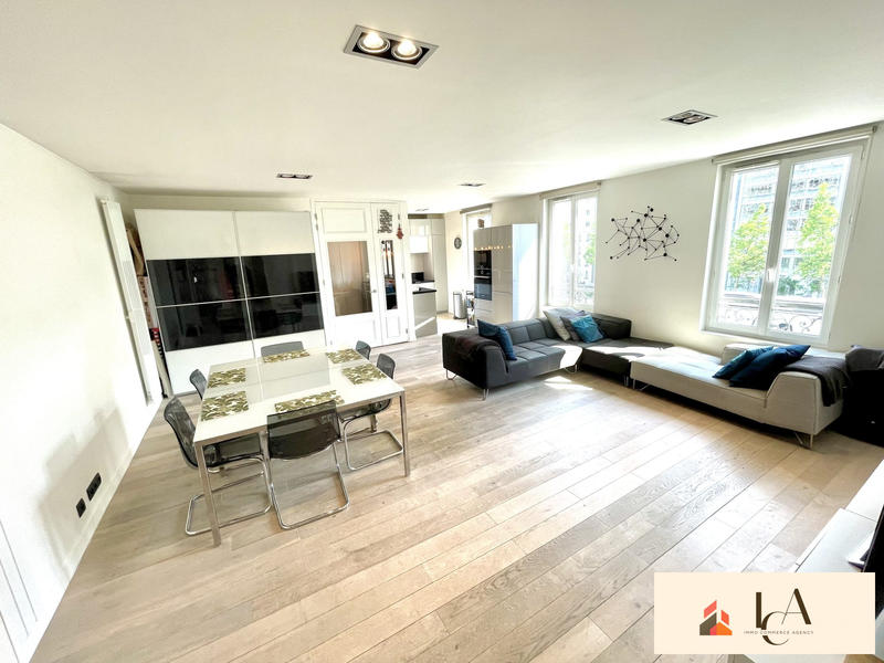 Appartement - 90 m² - 4 pièces