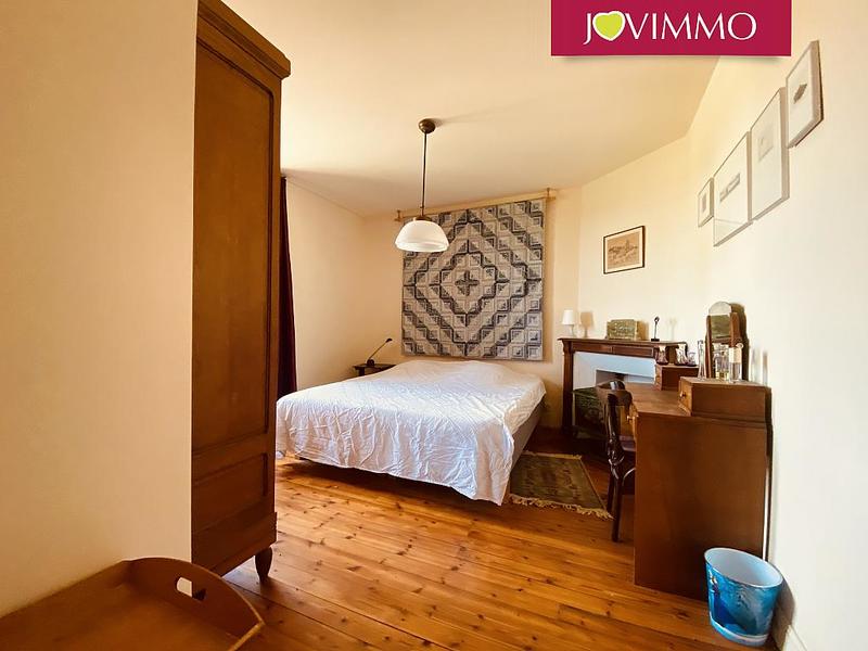 Maison - 250 m² - 9 pièces