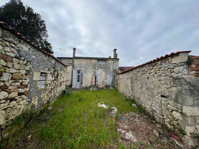 Maison - 278 m² - 9 pièces