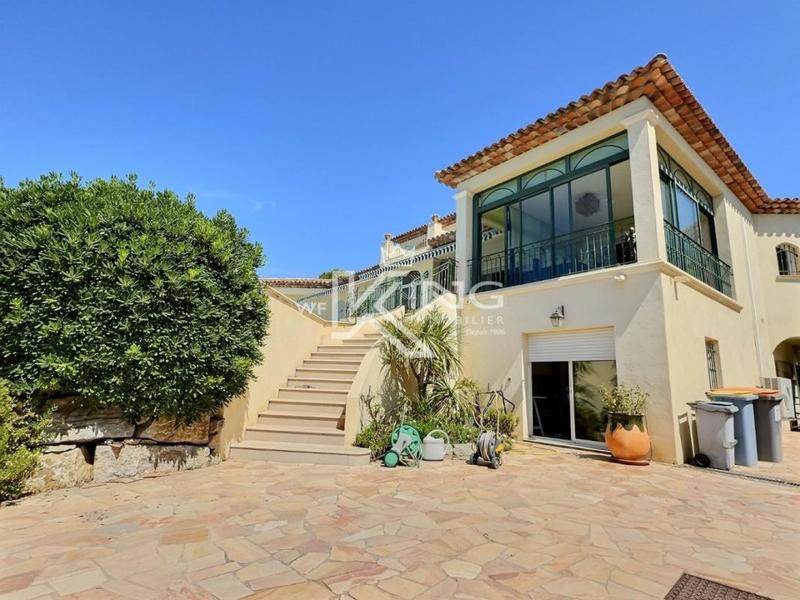 Villa - 250 m² - 5 pièces