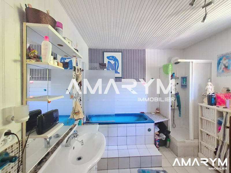 Maison traditionnelle - 143 m² - 8 pièces