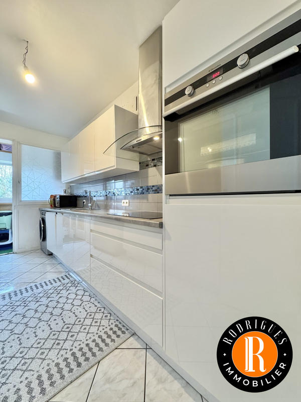 Appartement - 75 m² - 4 pièces