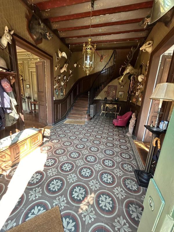 Maison - 400 m² - 16 pièces