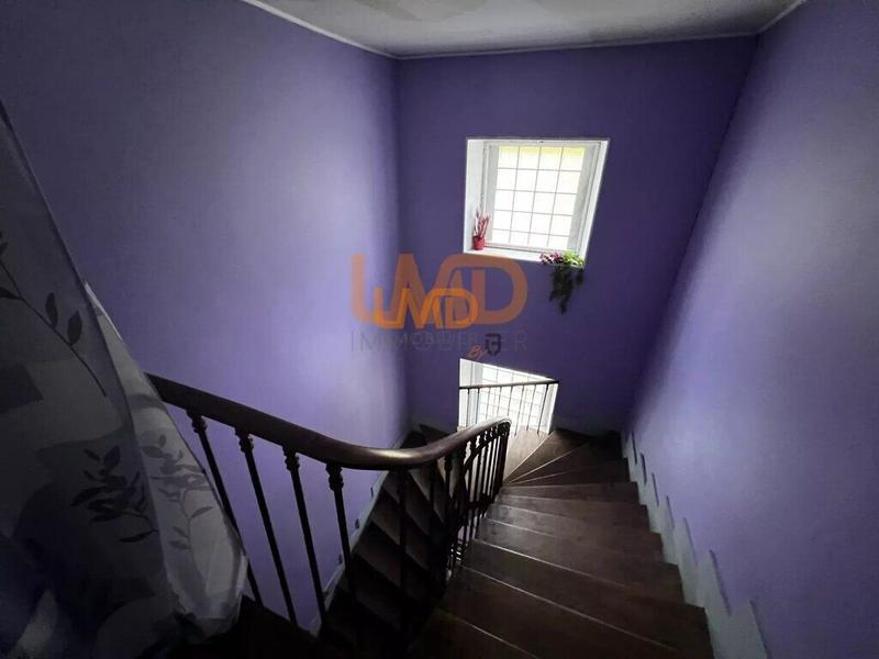 Propriété - 245 m² - 9 pièces