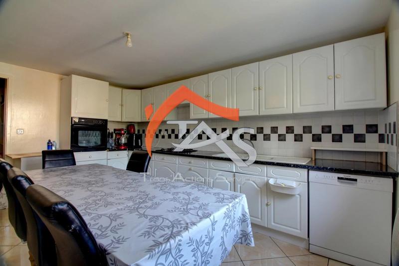 Maison - 137 m² - 5 pièces