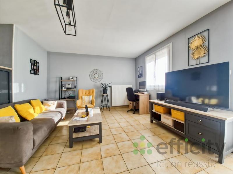 Maison - 95 m² - 4 pièces